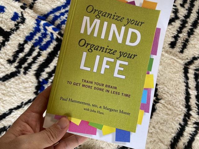 『Organize your mind, organize your life』という書籍の表紙
